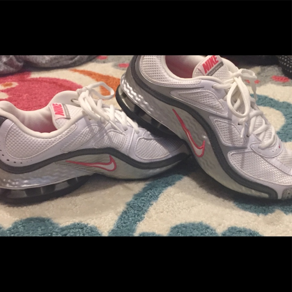 Nike Reax Run 5 size 8